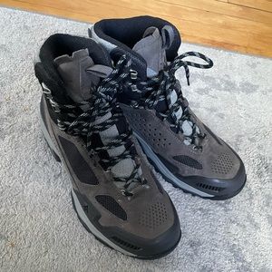 Vasque hiking boot mens size 10 US. Barely used.